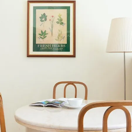 Apartment Plum Guide - Rolling Jade Rome