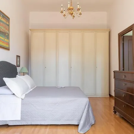Plum Guide - Rolling Jade Apartment Rome